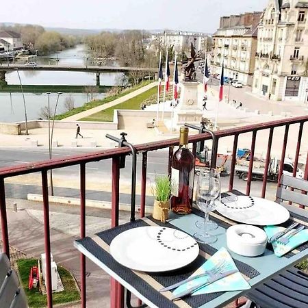 T1 Cocooning A L'Hotel De Ville Charleville-Mezieres Bagian luar foto